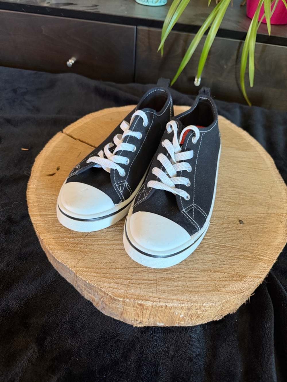 Ardene Black and White Low-Top Canvas Sneakers